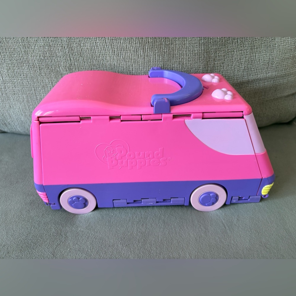 Vintage 1995 Pound Puppy Super Pound Play Ground Mini Van Play Set Van-Only